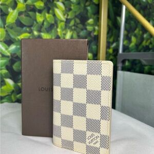 Louis Vuitton Damier Azur Passport Holder in Cream and Gray